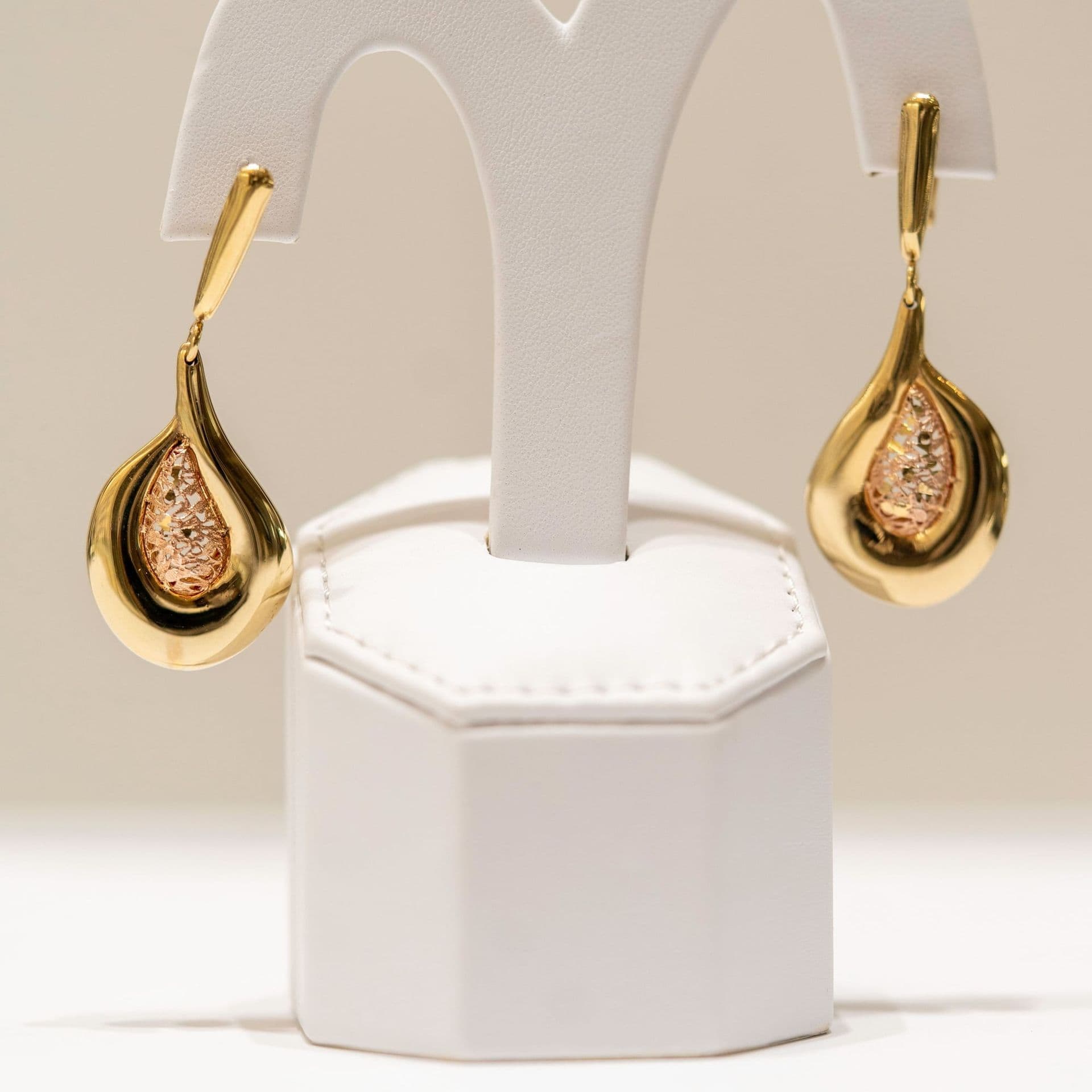 Drop gold earrings