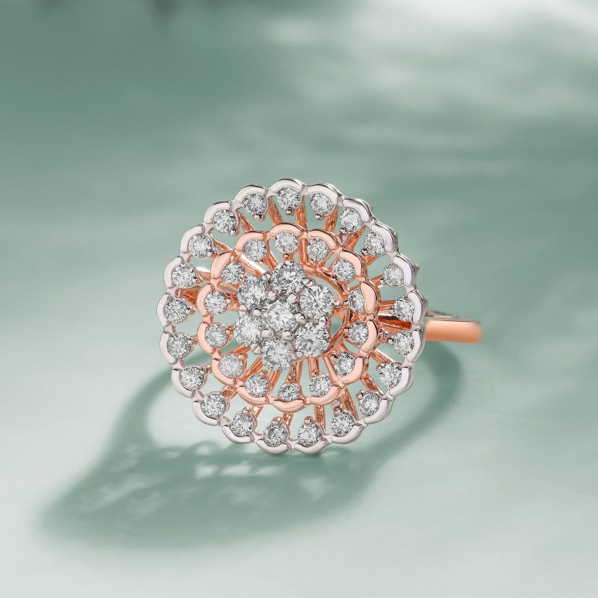 Rosé ring in rose and white gold