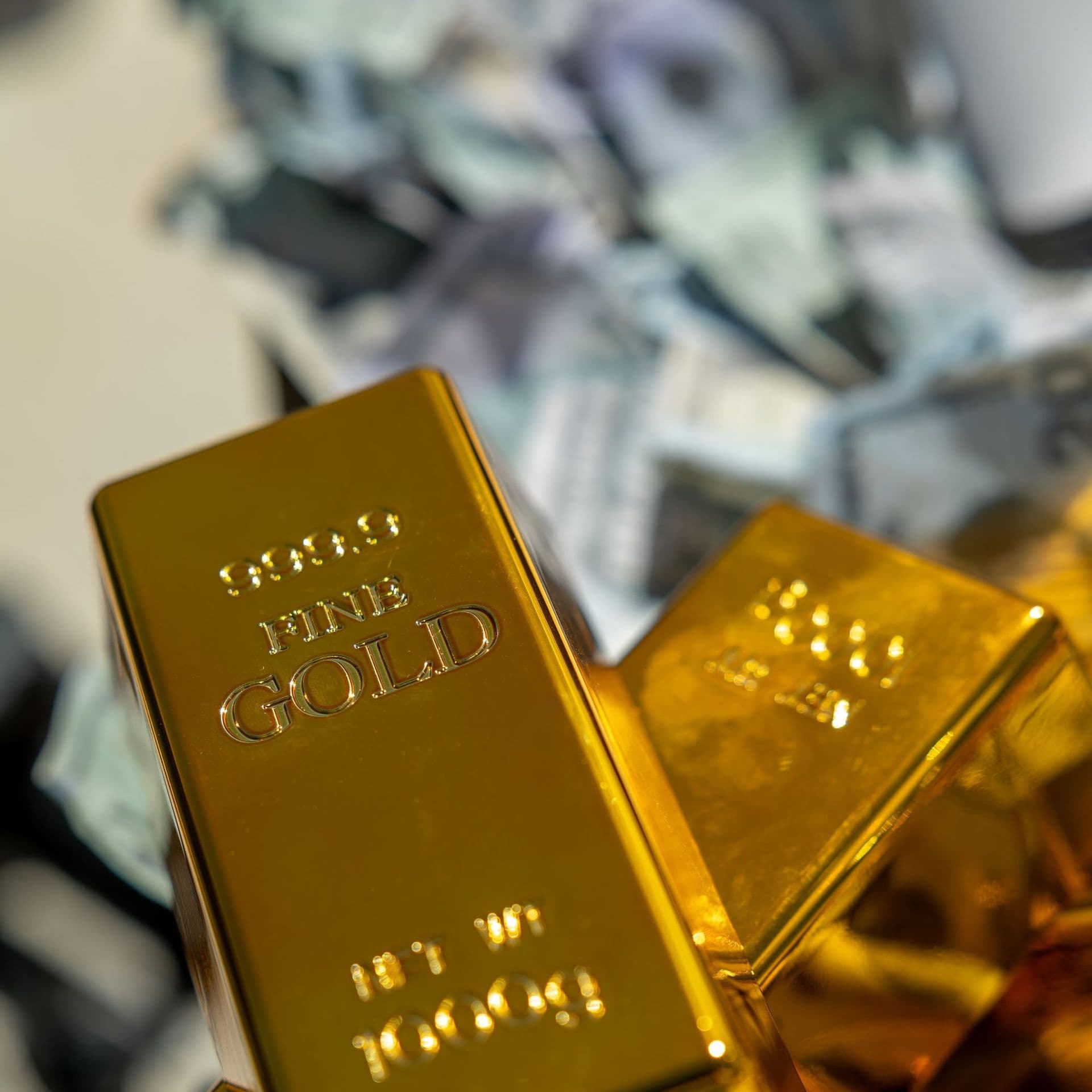 Cast one-kilogram gold bars