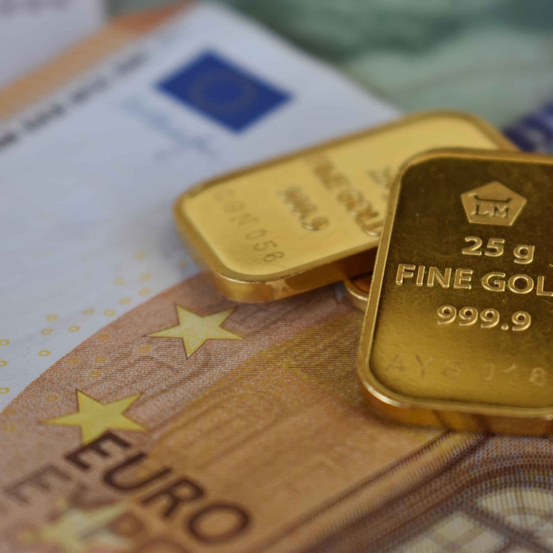 A 25 gram gold bar